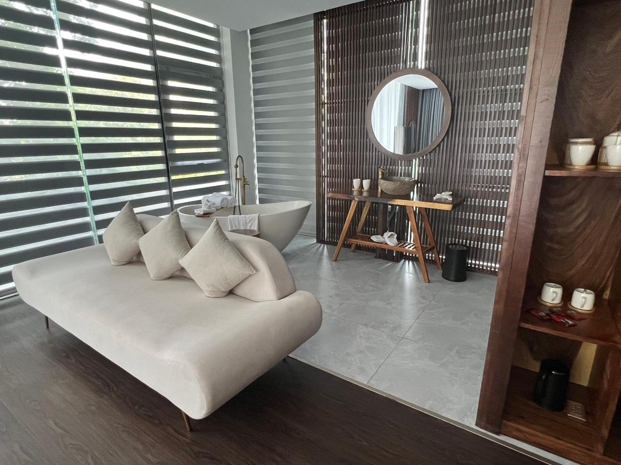 Minawa Kenhga Resort & Spa Нин Бин Екстериор снимка