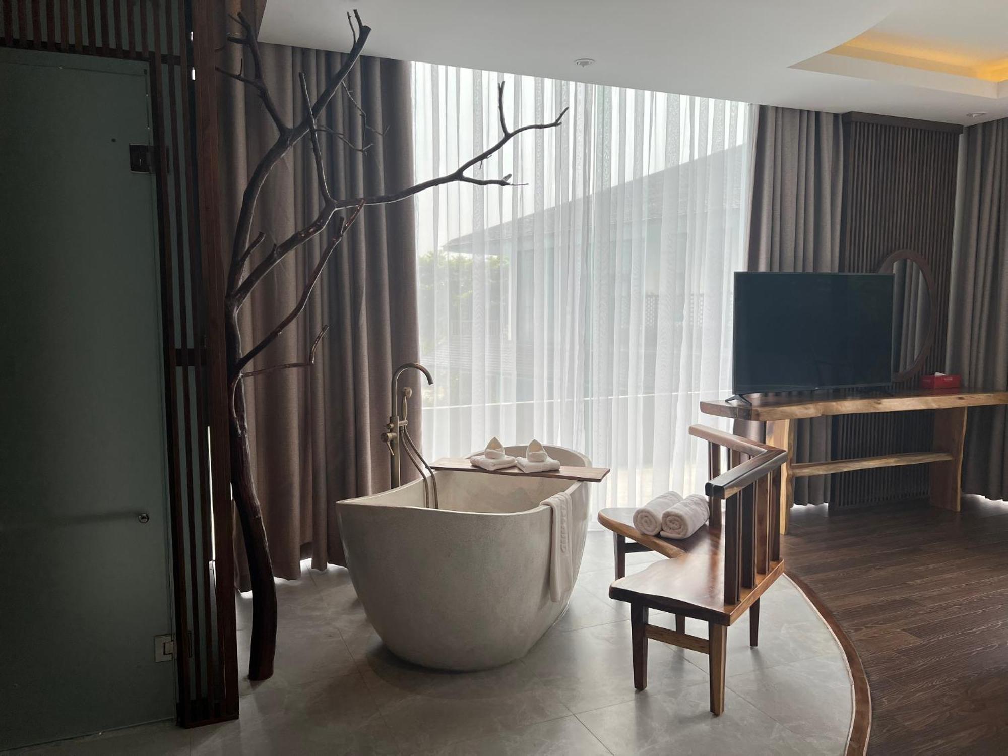 Minawa Kenhga Resort & Spa Нин Бин Екстериор снимка